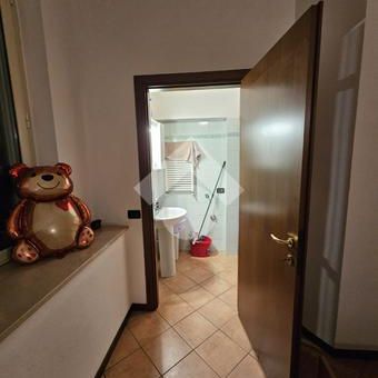 Monolocale in affitto - Photo 3