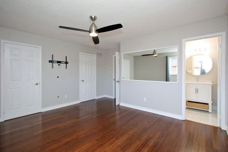 For Lease - 5606 Cosmic Crescent, Mississauga, Ontario - Photo 3