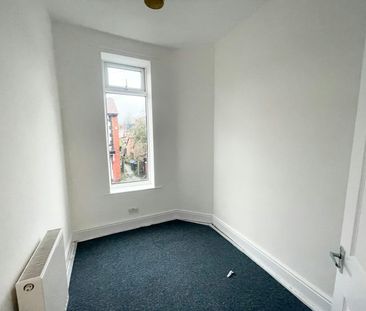 Terraced House to rent on - Photo 3