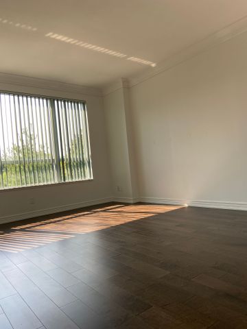 For Lease - 23 Glebe Road Unit# 219, Toronto, Ontario - Photo 3