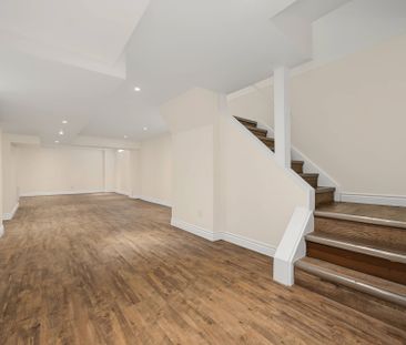 For Lease - 329 Kingsbridge Garden Circle, Mississauga, Ontario - Photo 3