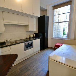 Studio Flat, Gloucester Street, SW1V - Photo 2