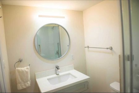 For Lease - 6 Camill Avenue, Ajax, Ontario - Photo 2