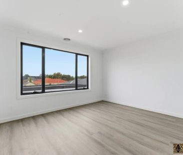 “9/6 Blake Court, Truganina - Stylish & Spacious Townhome in Trugan... - Photo 5