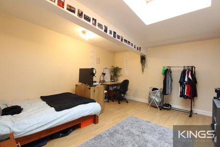 4 bedroom apartment to rent - Photo 4