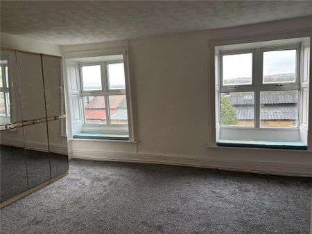 4 bedroom detached house to rent - Photo 4