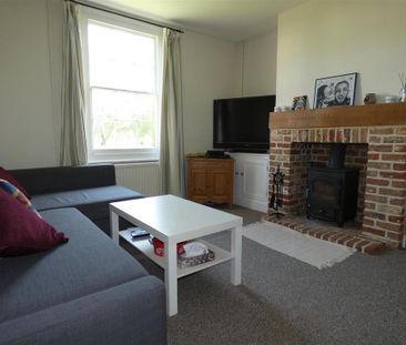 2 bedroom cottage to rent - Photo 1