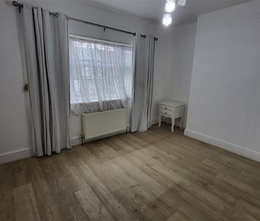 Cann Hall Road, London - Photo 6