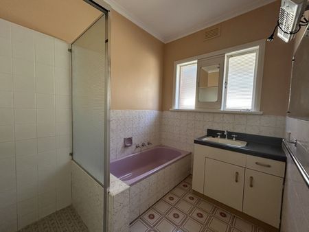 39 Lansdowne Street, Pascoe Vale South VIC 3044 - Photo 5