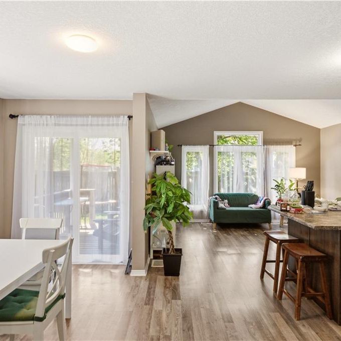 541 WILD IRIS Avenue, Waterloo, Ontario, N2V2W4 - Photo 1