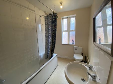 6 bedroom terraced house to rent - Photo 5