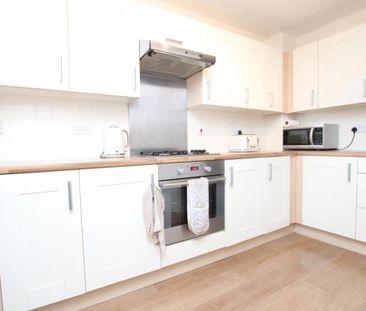 A very nicely presented family home in a very sought after location... - Photo 5