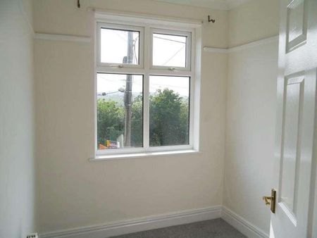 South View, Dinnington, Newcastle Upon Tyne, NE13 - Photo 3