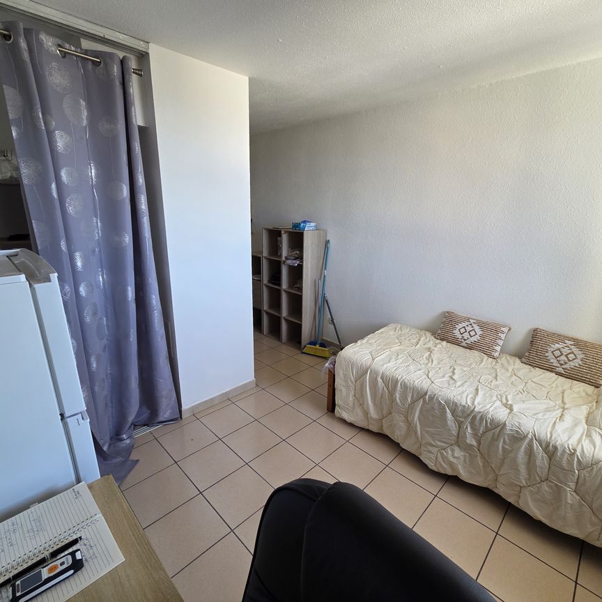 Location Appartement 1 pièce 18m² ST DENIS 97490 - Photo 1