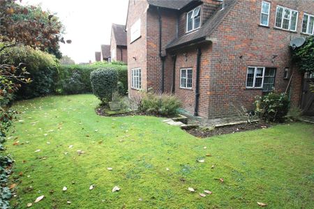 4 bedroom semi-detached house to rent - Photo 3