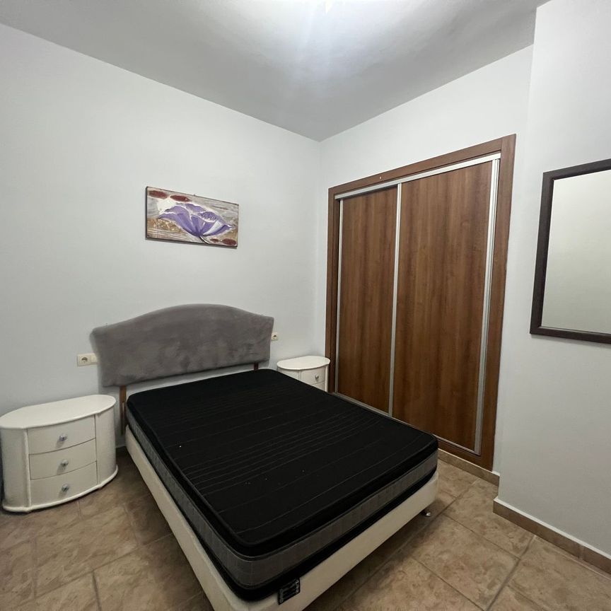 Alquiler de piso en Calle Gerald Brenan, 17 - Photo 1