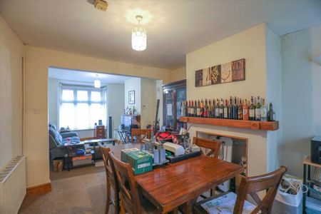 3 bedroom terraced house to rent - Photo 2