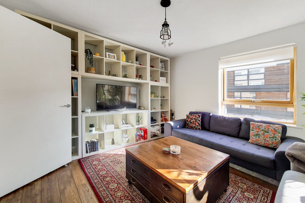 Cam Road, London, E15 - Photo 1