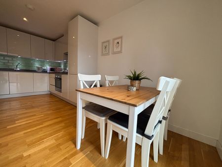 2 Bed Flat, Scarlet Close, E20 - Photo 2