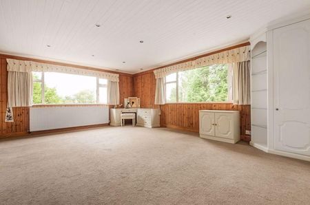 5 bedroom detached house to rent - Photo 2