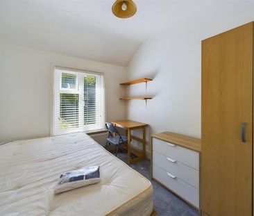 4 bedroom terraced house to rent - Photo 5