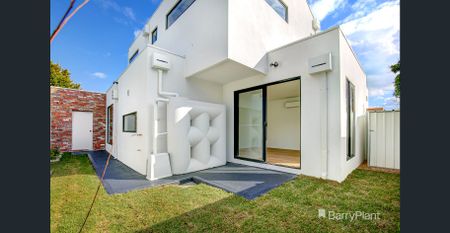 Brand New Stylish Living - Photo 4