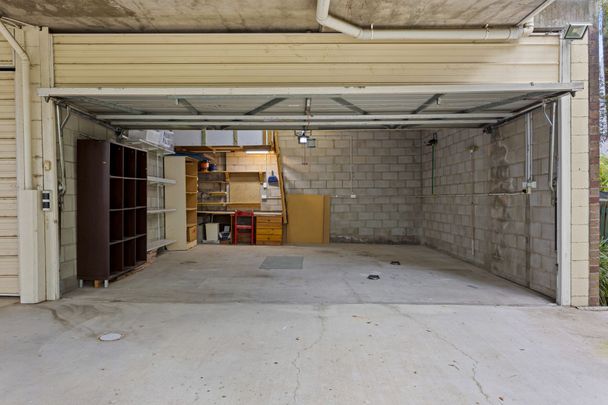 Spacious Two Bedroom Apartment with Balcony in Prime Location - Photo 1