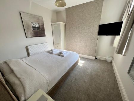 3 bedroom maisonette to rent - Photo 3