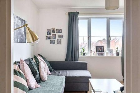 Sullivans Reach, Manor Road, Walton-on-thames, Surrey, KT12 - Photo 2