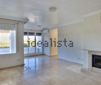 Alquiler de piso en Guadalmina Alta - Foto 1
