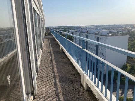 Location Appartement 4 pièces 109m² LA ROCHELLE 17000 - Photo 5