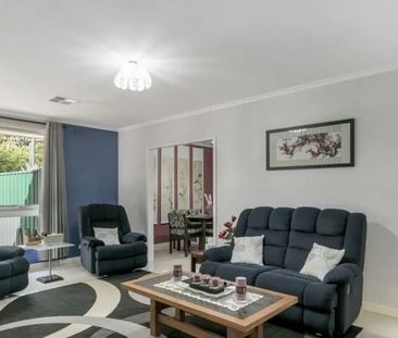 Family home in convenient location - Photo 2