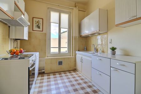 Location Appartement 4 pièces 108m² CHAMALIERES 63400 - Photo 4