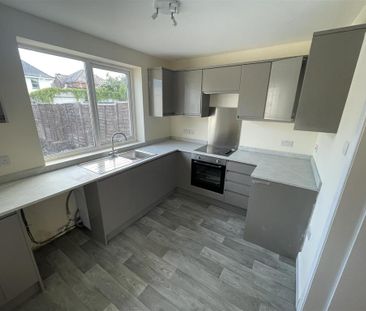 4 bedroom semi-detached house to rent - Photo 6