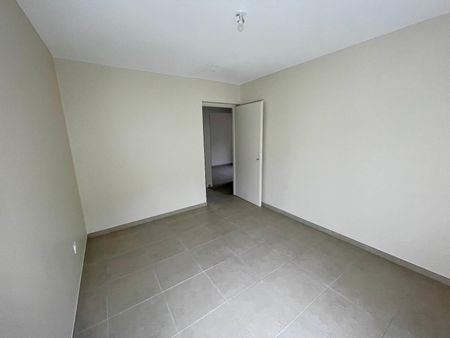 Location Appartement 4 pièces 75m² AUBENAS 07200 - Photo 4