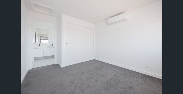 2/1 Taylors Avenue, Reservoir - Photo 1