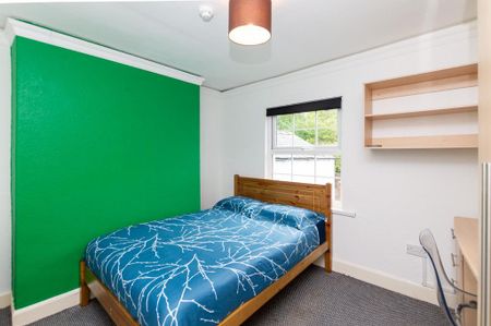 6 bedroom terraced house to rent - Photo 4