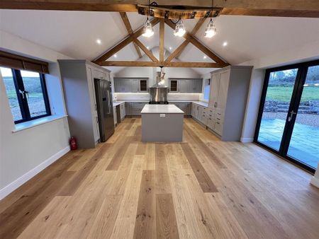 4 bedroom barn conversion to rent - Photo 3