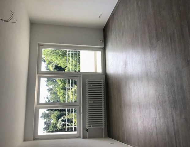 Geräumige 3-Zimmer-Wohnung mit Balkon in grüner Lage - Photo 1