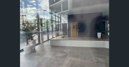 Room Only in a Furnished Shared Apartment - Photo 5