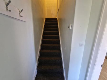 2 bedroom terraced house to rent - Photo 5