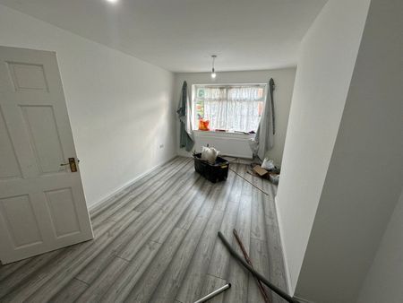 4 Bed End Terrace, Berrandale Road, B36 - Photo 3