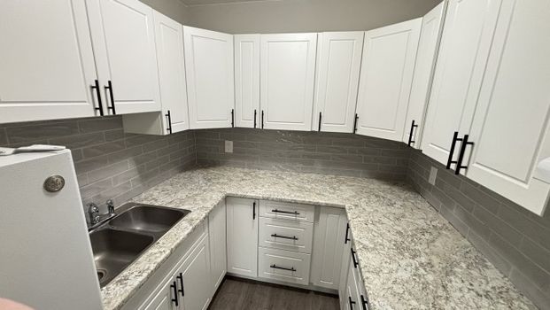 7 & 15 Vancouver Street, Barrie - Photo 1