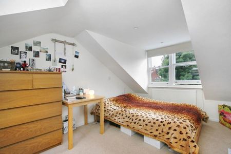 4 bedroom flat to rent - Photo 3