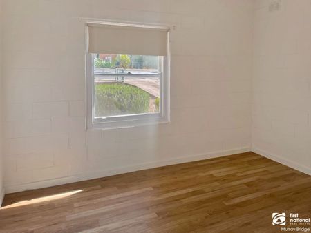 This delightful three-bedroom property could be just the one for you! - Photo 3