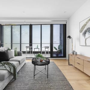 Light Filled Contemporary Living - Photo 3