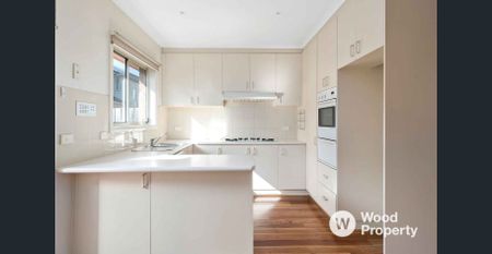 Light-Filled Coastal Retreat in a Prime Hampton Location - Photo 4