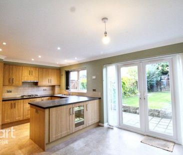 3 bedroom semi-detached house to rent - Photo 5
