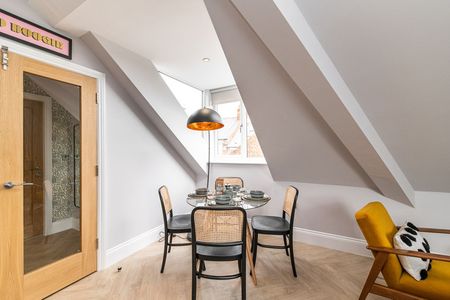 Chelmsford Grove - Photo 2
