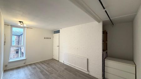 4 bedroom terraced house to rent - Photo 2